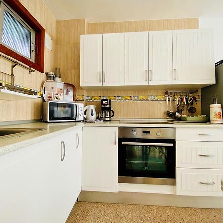 Orange And White Apartment In Yumbo San Bartolomé 外观 照片