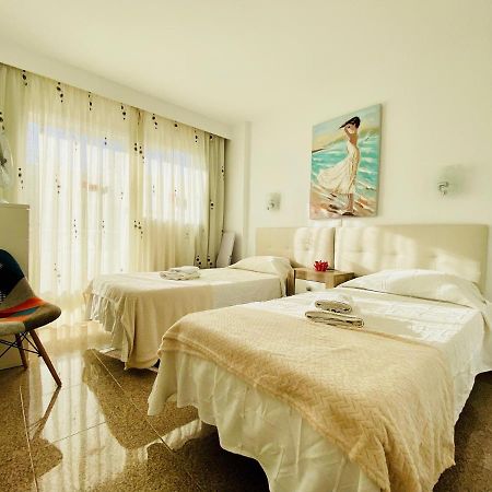 Orange And White Apartment In Yumbo San Bartolomé 外观 照片