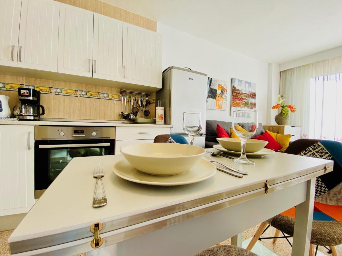Orange And White Apartment In Yumbo San Bartolomé 外观 照片