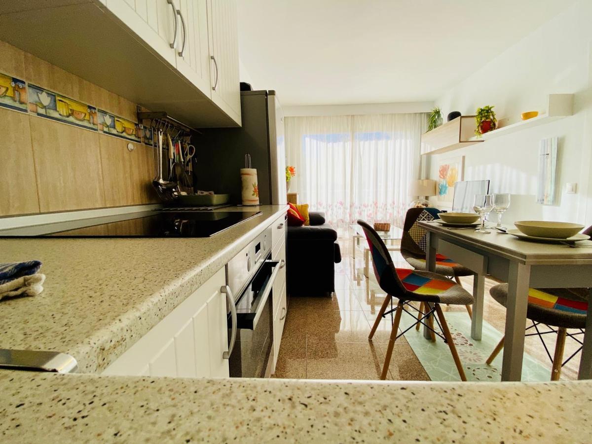 Orange And White Apartment In Yumbo San Bartolomé 外观 照片