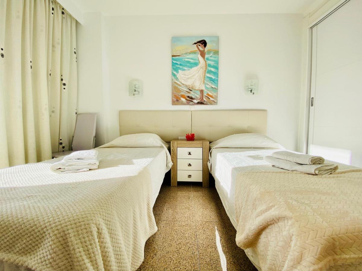 Orange And White Apartment In Yumbo San Bartolomé 外观 照片